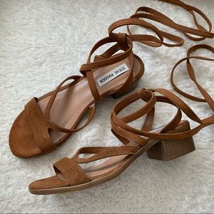 Steve Madden 🖤 Suede Roman Sandals